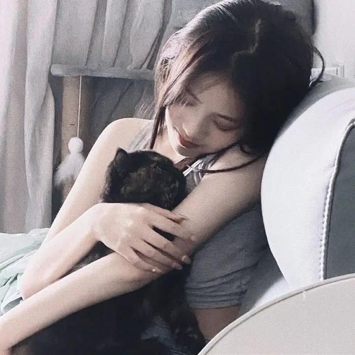 囚禁网红海报