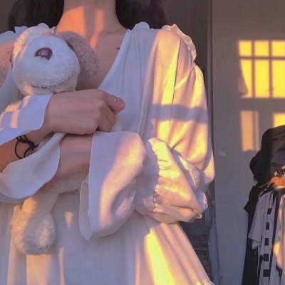 温暖的皇妃海报