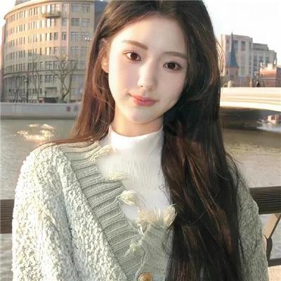 海边的白房子海报